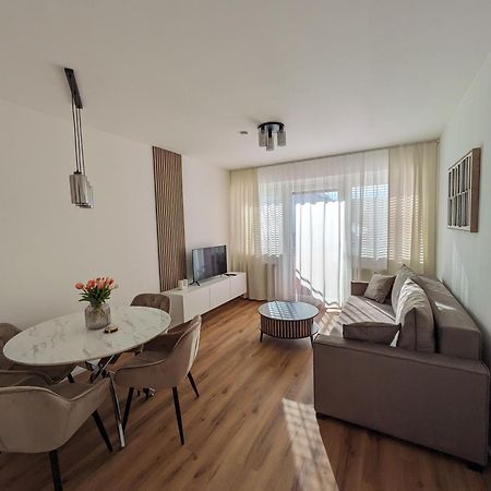 Charmante Ferienwohnung In 菲拉赫 外观 照片